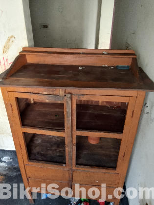 ব্যবহৃত একটি ফুল ফ্রেশ মিটকেস বিক্রি করা হবে